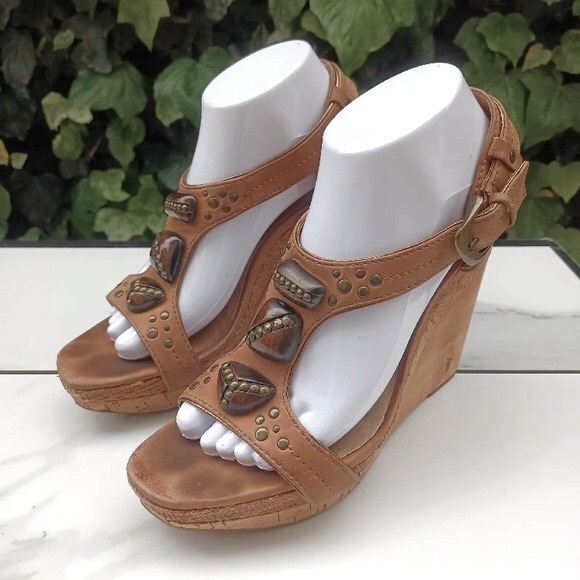 [Frye] Coastal Boho Bridget Ornament Leather Wood Wedge Sandals Womens Sz 8.5 - Picture 2 of 13